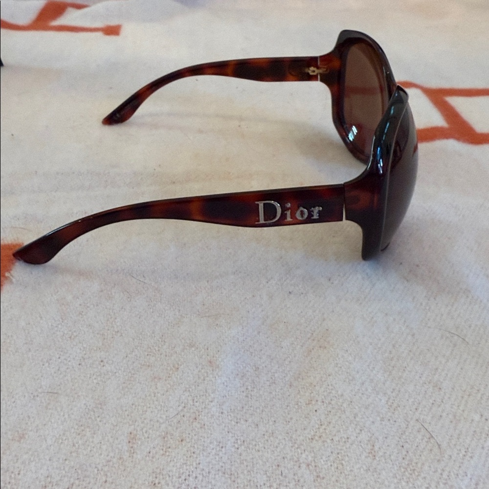 Christian Dior Brown Tortoise Shell Sunglasses - Picture 2 of 4
